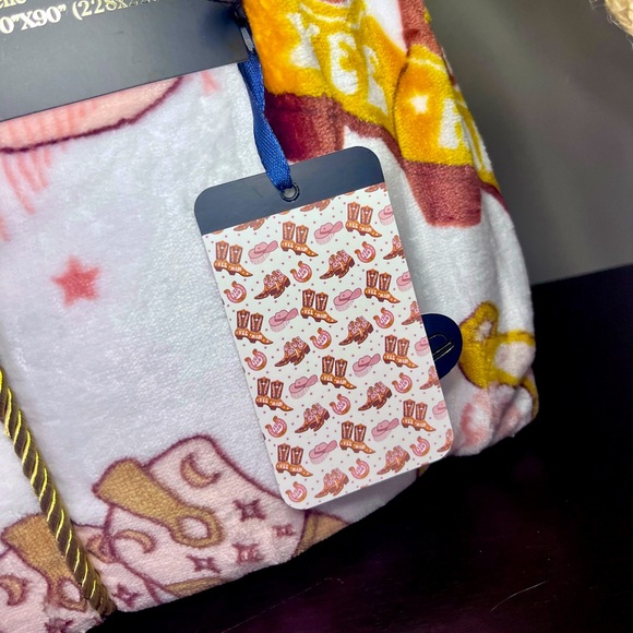 NEW!! Rachel Roy cowgirl boots Queen sized plush blanket - Picture 4 of 7